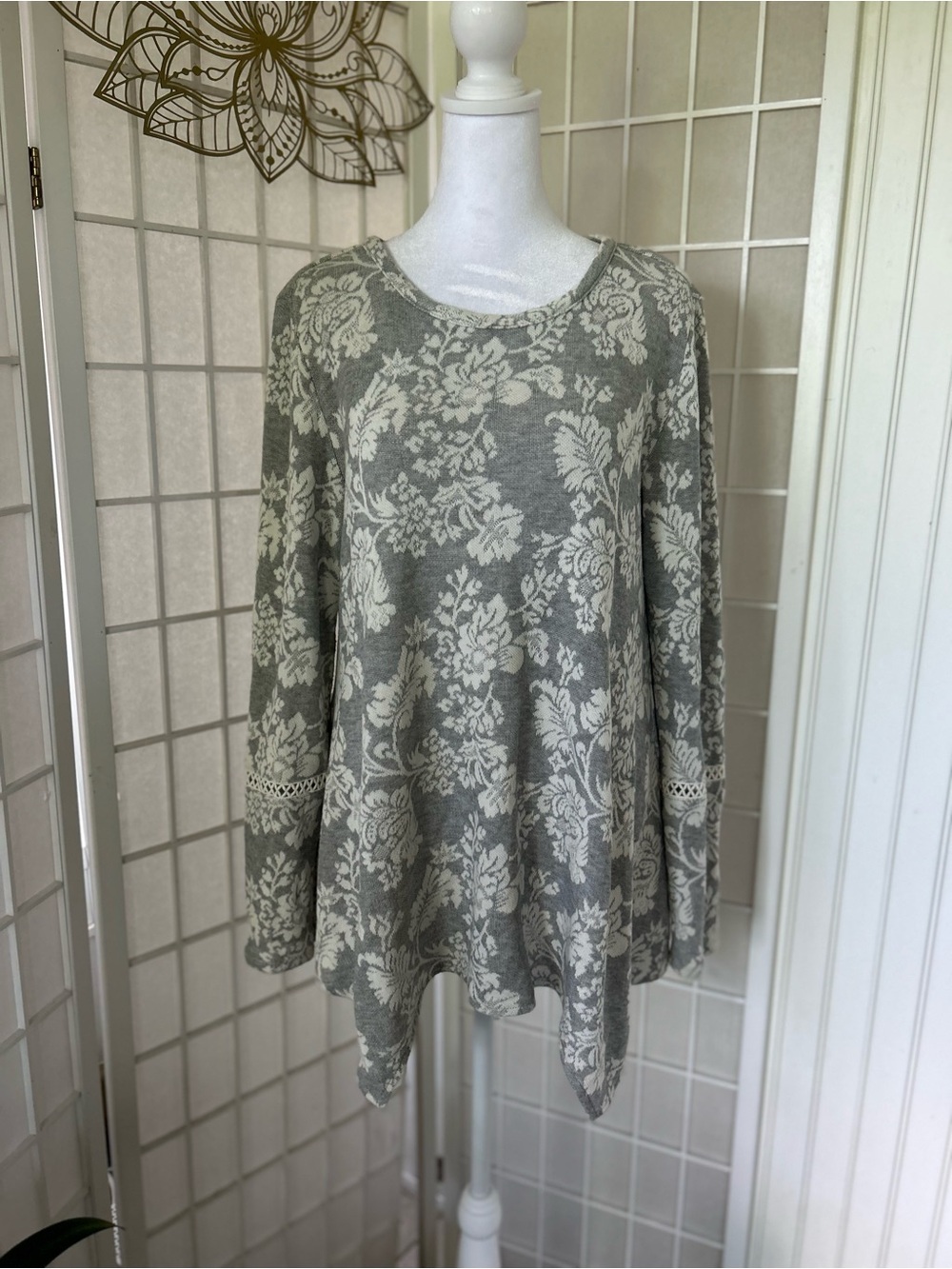Knox Rose Pre-Loved Floral Handkerchief Hem Tunic | Size M (Fits Like Large)